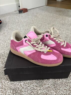 New never worn Shu shop size 9 sneakers